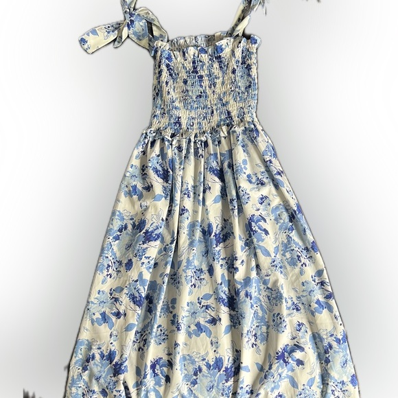 **SOLD** Cute white and blue floral maxi dress with smock detail. - Picture 3 of 7